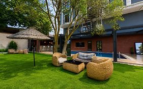 Green Roof Hotel
